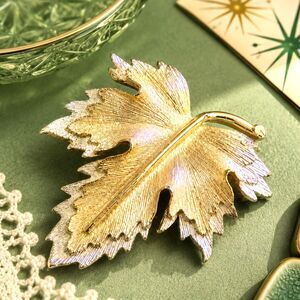 Vintage Sarah Coventry "Natures Choice" Brushed Two Tone Maple Leaf Brooch 1964